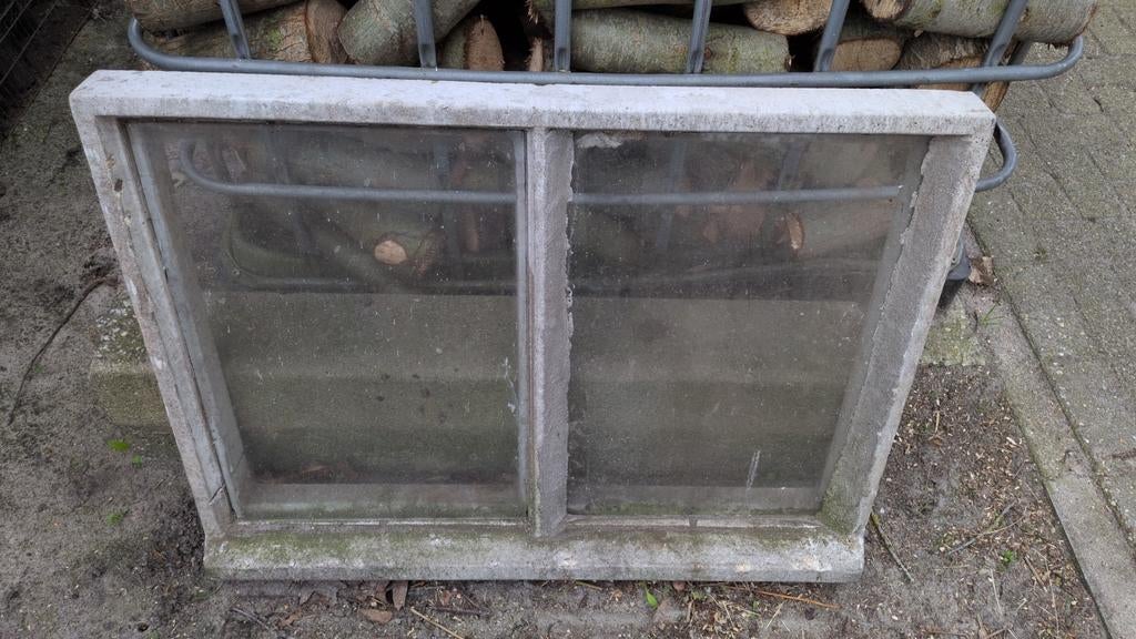 Betonnen raamkozijn, Doe-het-zelf en Verbouw, Glas en Ramen, Ophalen, Gevelraam of Ruit, Gebruikt, Minder dan 80 cm