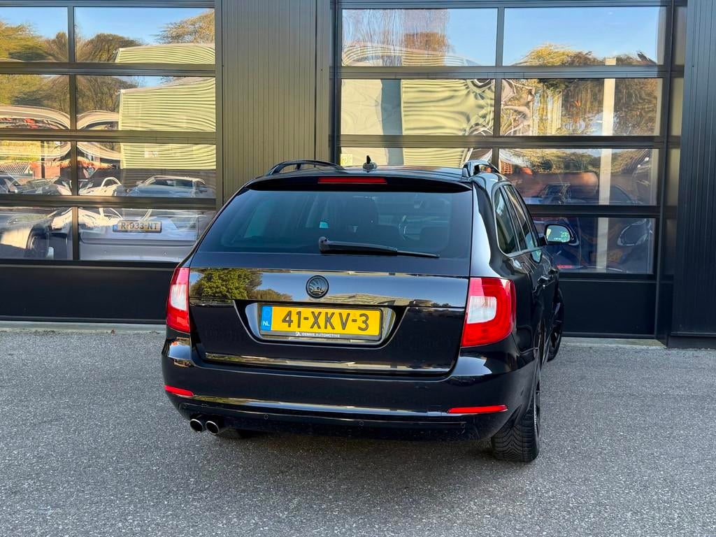 Skoda Superb Combi 1.4 TSI Greentech Active Navi Xenon Cruis, Auto's, Skoda, Voorwielaandrijving, Euro 5, 125 pk, Gebruikt
