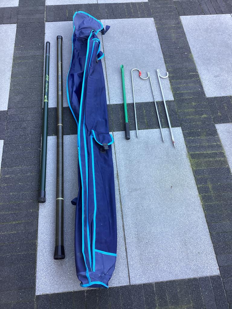 2 vaste hengels met toebehoren, Watersport en Boten, Ophalen of Verzenden, Zo goed als nieuw, Vaste hengel