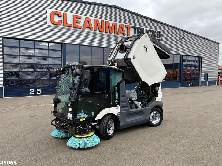 Mathieu MC 210 Azura Flex Euro 6 Just 8.800 km! (bj 2018), Auto's, Vrachtwagens, Te koop, Achteruitrijcamera, Airconditioning