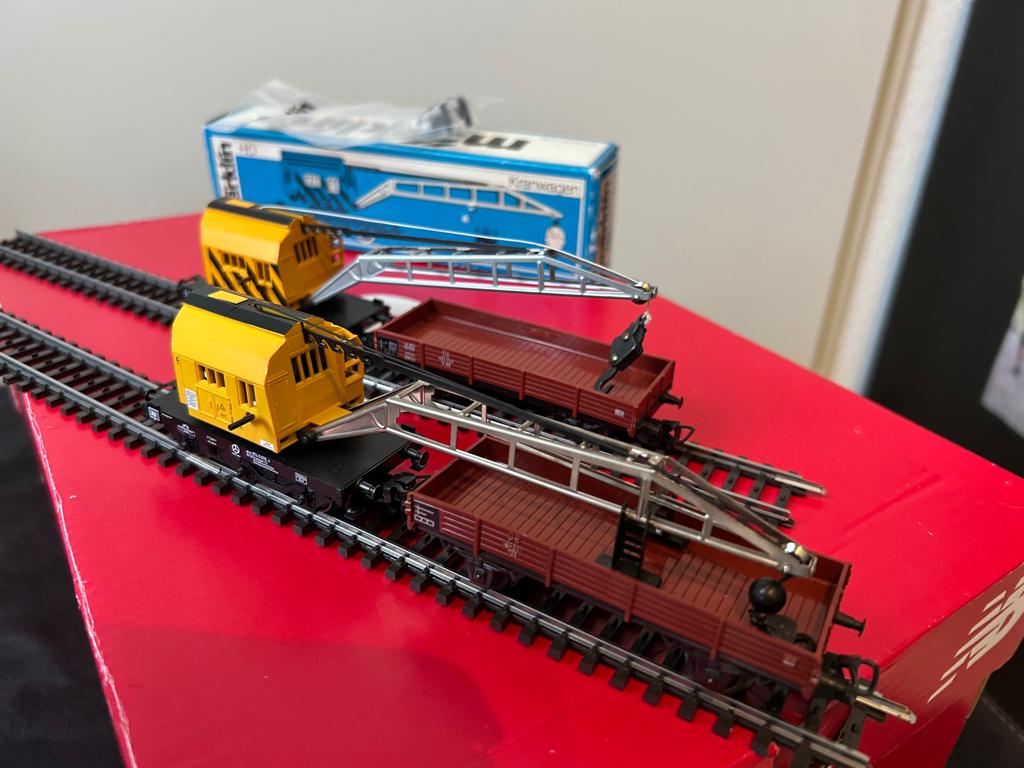 2 stuks nieuwe MARKLIN 4671 kraanwagens met hulpwagon, Hobby en Vrije tijd, Modeltreinen | H0, Wisselstroom, Ophalen of Verzenden