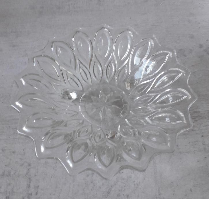 vintage glazen (bonbon) schaaltje op drie voetjes, Antiek en Kunst, Curiosa en Brocante, Ophalen of Verzenden