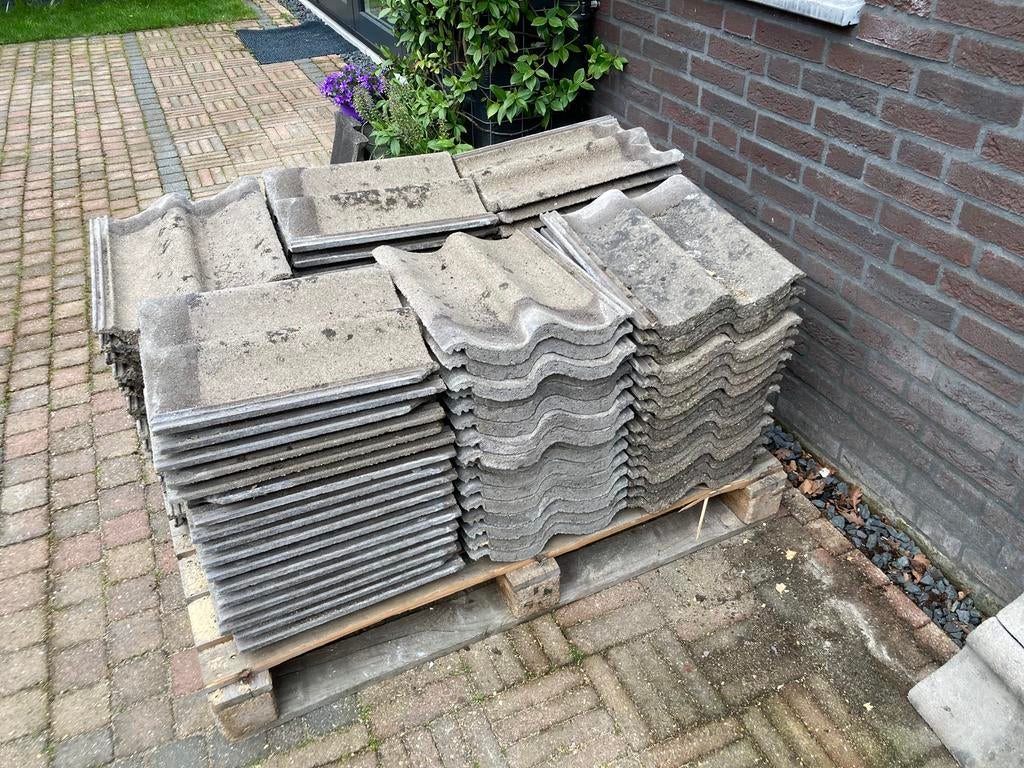 Beton sneldek dakpannen 100 stuks sneldekkers, Ophalen, Steen of Klei, Zo goed als nieuw, 15 m² of meer