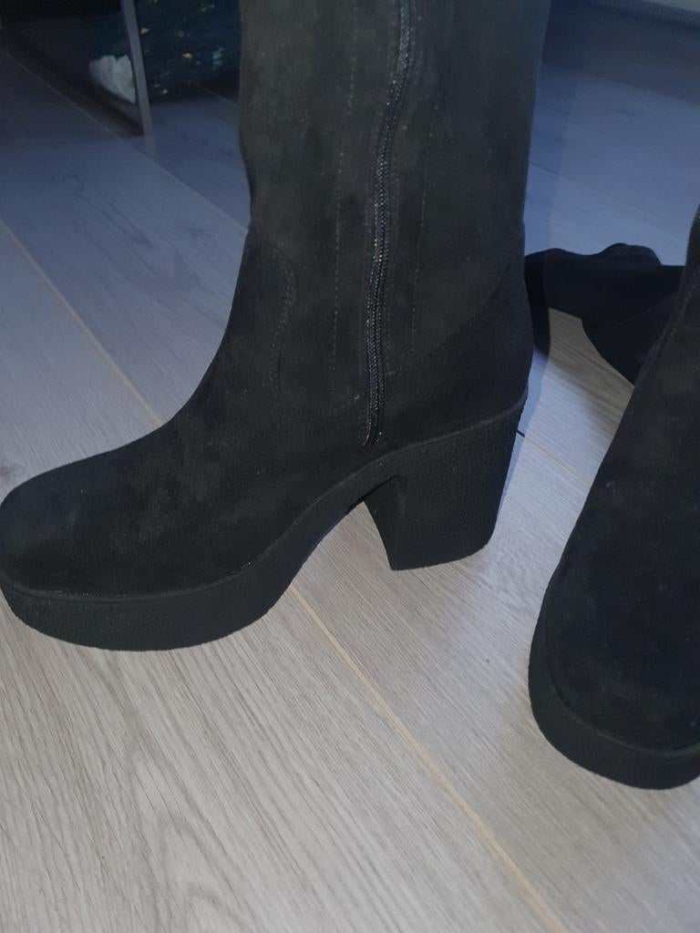 Zwarte Overknee Laarzen met Blokhak en Plateauzool, Kleding | Dames, Schoenen, Hoge laarzen, Zwart, Ophalen of Verzenden, Zo goed als nieuw