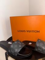 Louis Vuitton slippers, Ophalen of Verzenden, Zo goed als nieuw, Zwart, 105 tot 115 cm