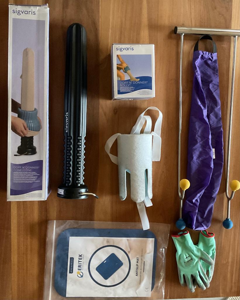 Compleet Steunkousen aan-/uittrek hulpen: alle benodigdheden, Ophalen, Zo goed als nieuw