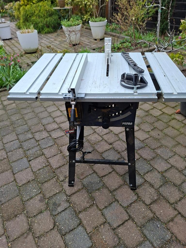 zaagtafel Ferm TSM 1033, Doe-het-zelf en Verbouw, Gereedschap | Zaagmachines, Ophalen, Gebruikt, Cirkelzaag, 30 tot 70 mm