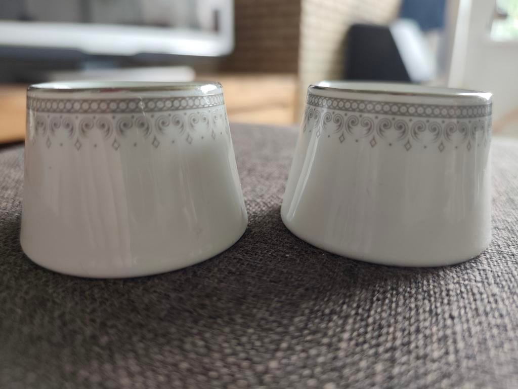 A. Jungerhans, 2x klassiek porseleinen eierdopje, Ophalen of Verzenden