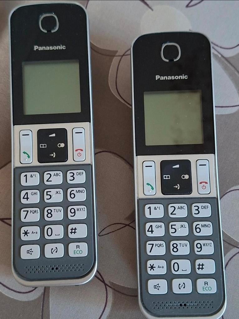 Vaste telefoon Panasonic KX-TGD310NL met 2 handsets, Telecommunicatie, Vaste telefoons | Handsets en Draadloos, Ophalen