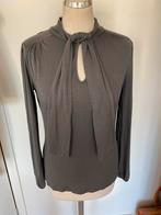 Max Mara grijze top met strikdetail maat M, Ophalen of Verzenden, Zo goed als nieuw, Maat 38/40 (M), Grijs
