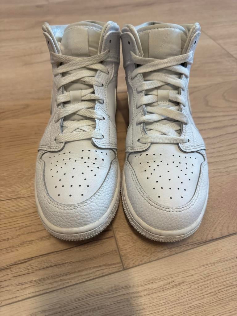 Nike Air Jordan 1 Mid Wit - Maat 39, Ophalen of Verzenden, Gedragen, Wit, Sneakers of Gympen