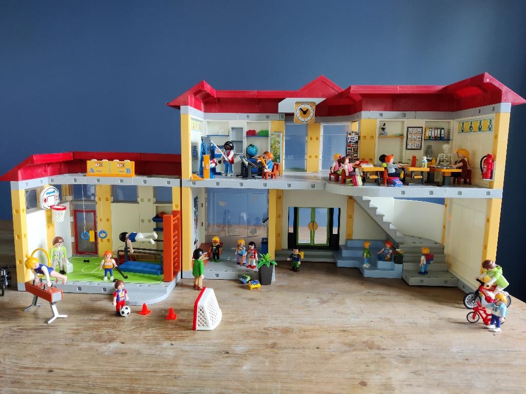 Playmobil school (5923) incl sportzaal (4325) en extra's, Ophalen, Zo goed als nieuw, Complete set