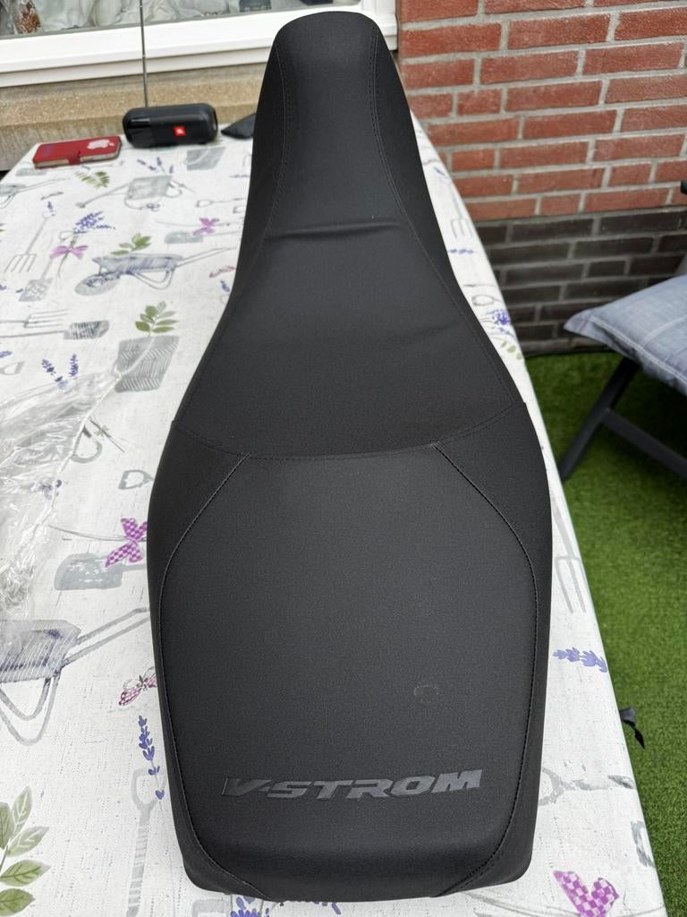 Suzuki V-STROM 800 origineel zadel, Ophalen of Verzenden, Nieuw
