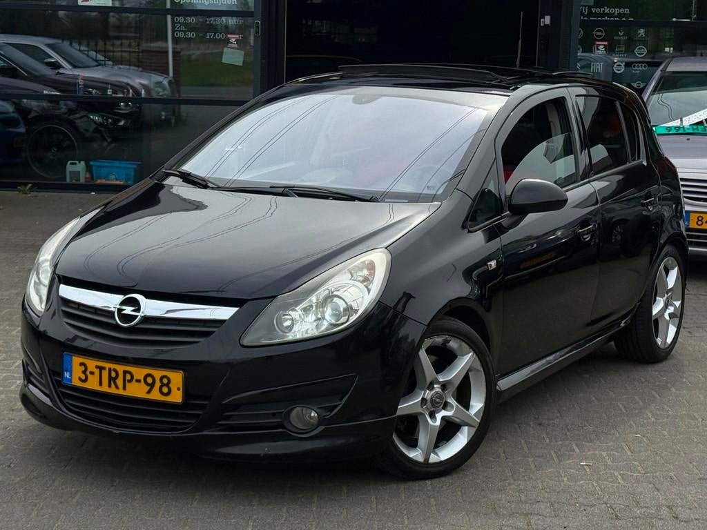 Opel Corsa 1.6-16V GSI PANO/PDC/NAVI/XENON/RODE GORDELS/LMVE, Parkeersensor, Stof, Gebruikt, Zwart