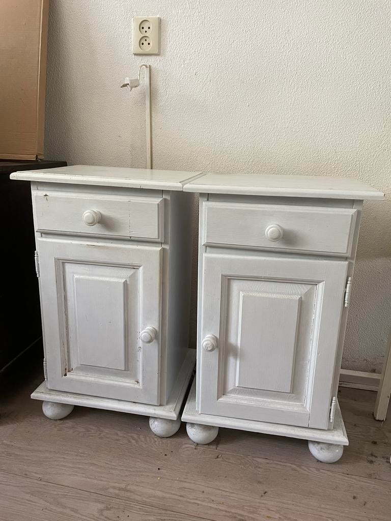 Set van 2 witte houten nachtkastjes met lade en deurtje, Ophalen, Gebruikt, Minder dan 45 cm, 55 tot 70 cm