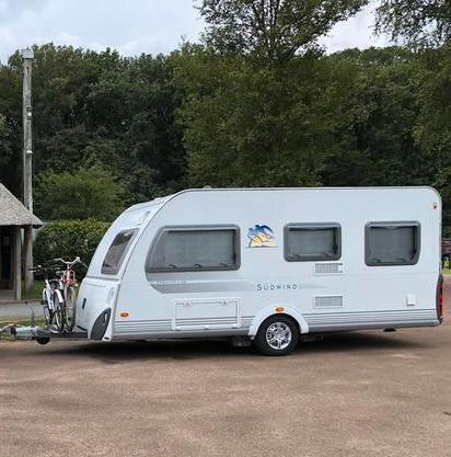 Knaus Sudwind 440FU  Premium - 2008 met bankairco en mover, Caravans en Kamperen, Caravans, Particulier, tot en met 4, 1000 - 1250 kg
