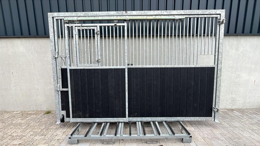 Voorwand Draaibaar | 7 stuks | 3500 x 2300 mm. | B-keuze, Weidegang, 4 paarden of pony's of meer