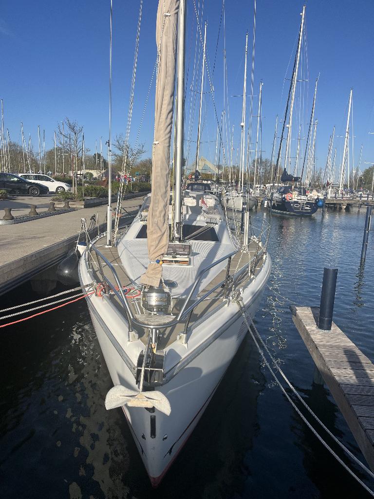 Etap 37s – Onzinkbaar zeiljacht 11,26m x 1,35m  | Vaarklaar, Ophalen, Gebruikt, Diesel, 9 tot 12 meter
