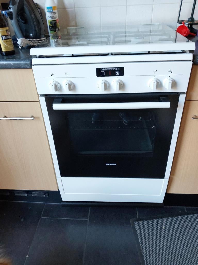 Siemens fornuis., Witgoed en Apparatuur, Fornuizen, Zo goed als nieuw, Gas, Vrijstaand, 85 tot 90 cm
