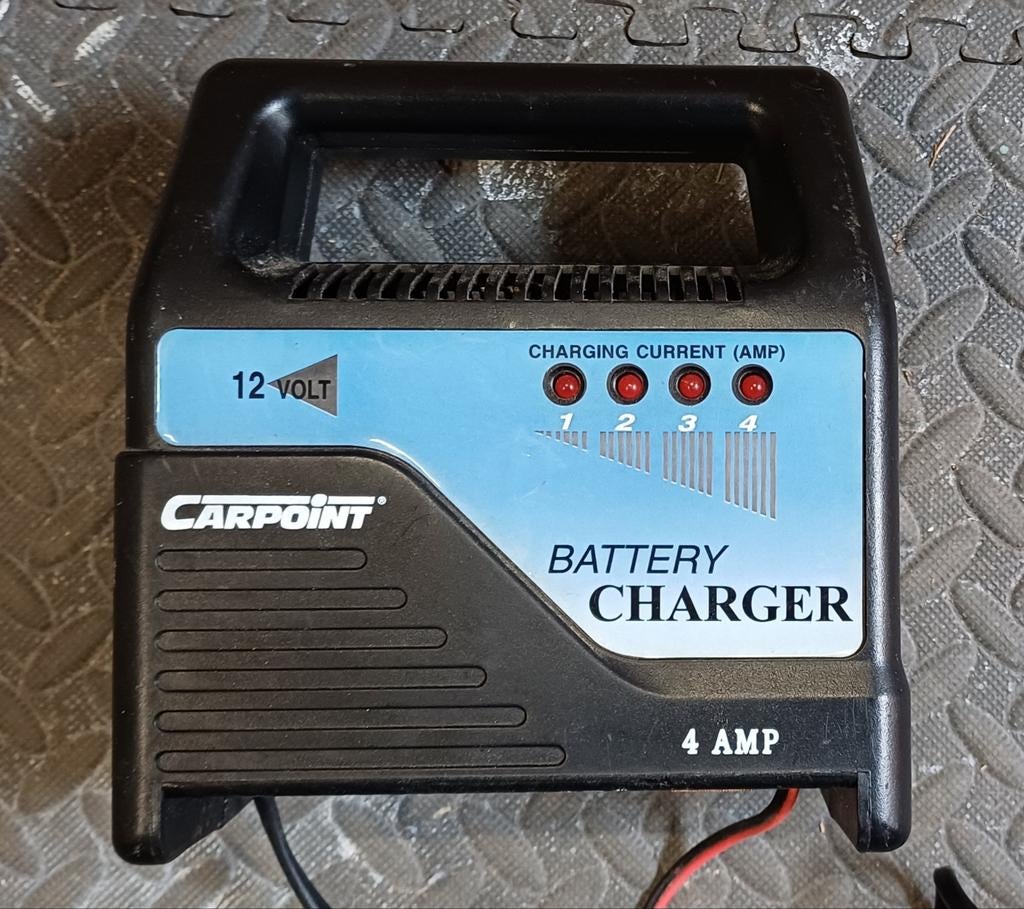 Gebruikte Carpoint acculader 12V 4A, Auto-onderdelen, Accu's en Toebehoren, Ophalen, Gebruikt, Universele onderdelen