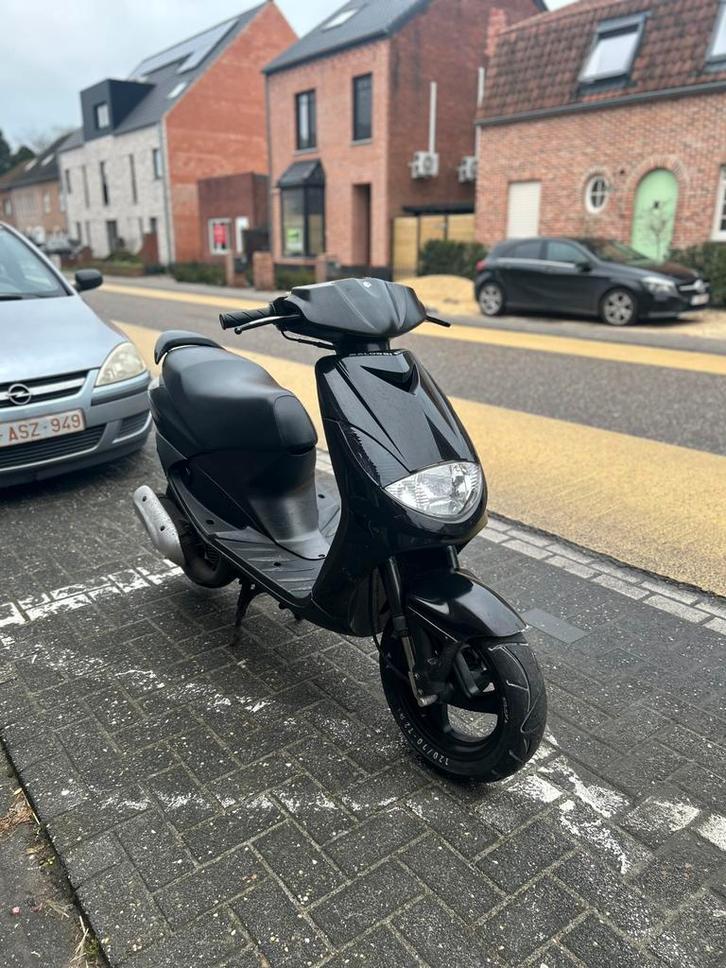 Nette vivacity twee takt, Fietsen en Brommers, Scooters | Peugeot, Zo goed als nieuw, Vivacity, Maximaal 25 km/u, Tweetakt, Ophalen