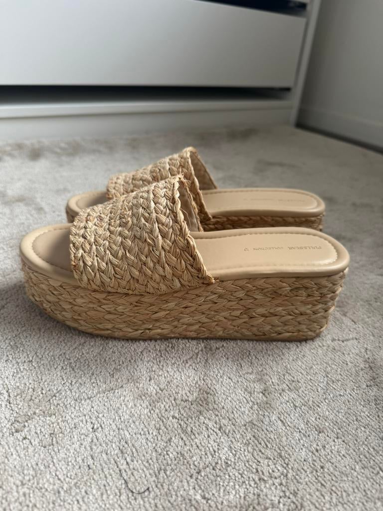 Plateau slippers pull & bear maat 39, Overige kleuren, Nieuw, Sandalen of Muiltjes, Ophalen of Verzenden