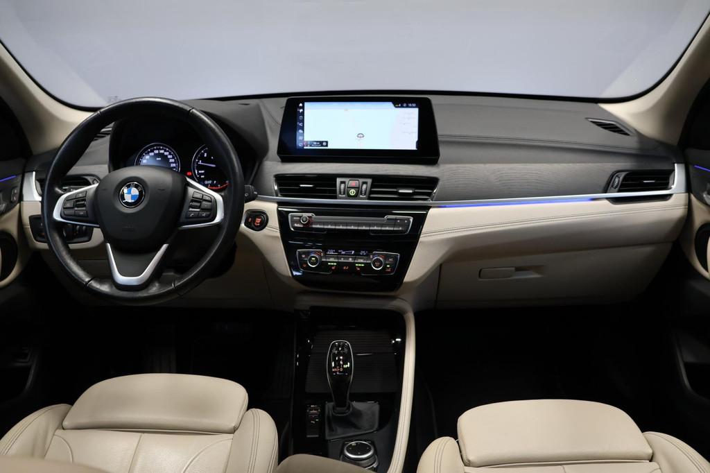 BMW X1 SDrive20i High Executive xLine |Leder|HeadUp|Pano|, Auto's, BMW, 1998 cc, 15 km/l, Beige, 4 cilinders
