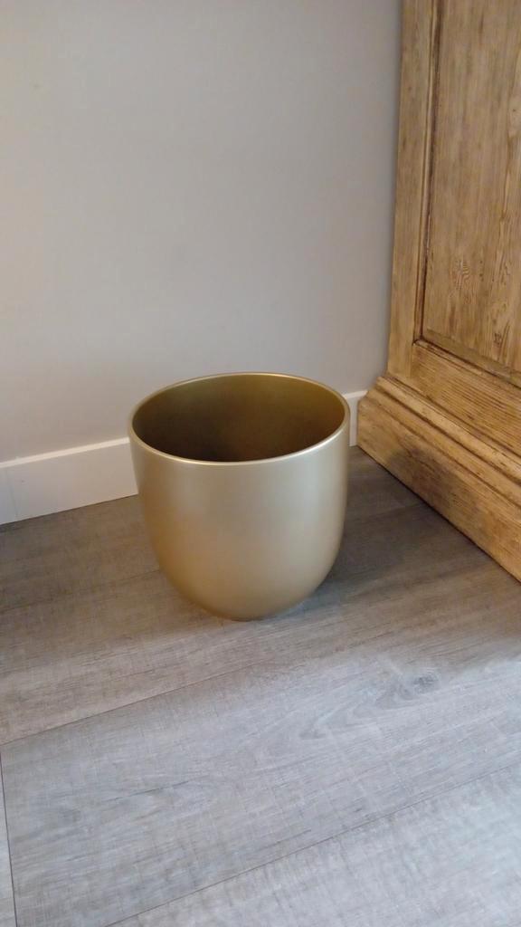 Grote gouden bloempot, Tuin en Terras, Bloempotten, Ophalen, Rond, Aardewerk, Minder dan 25 cm