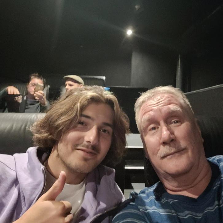 Een student gez om te hosten voor dit jaar nog, Contacten en Berichten, Huisgenoten gezocht