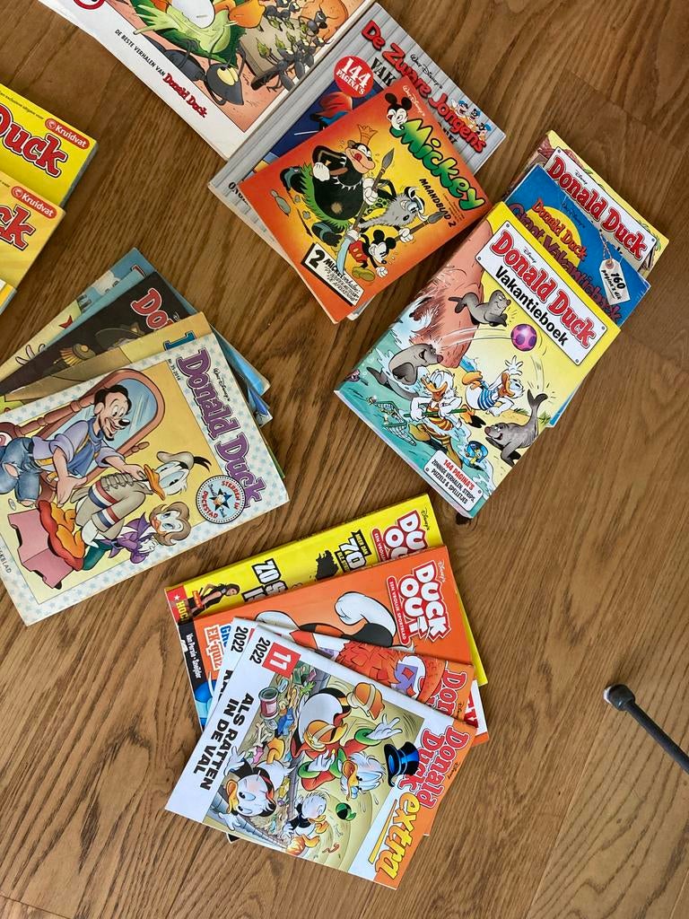 Grote verzameling Donald Duck stripboeken, Boeken, Stripboeken, Meerdere stripboeken, Ophalen of Verzenden, Gelezen