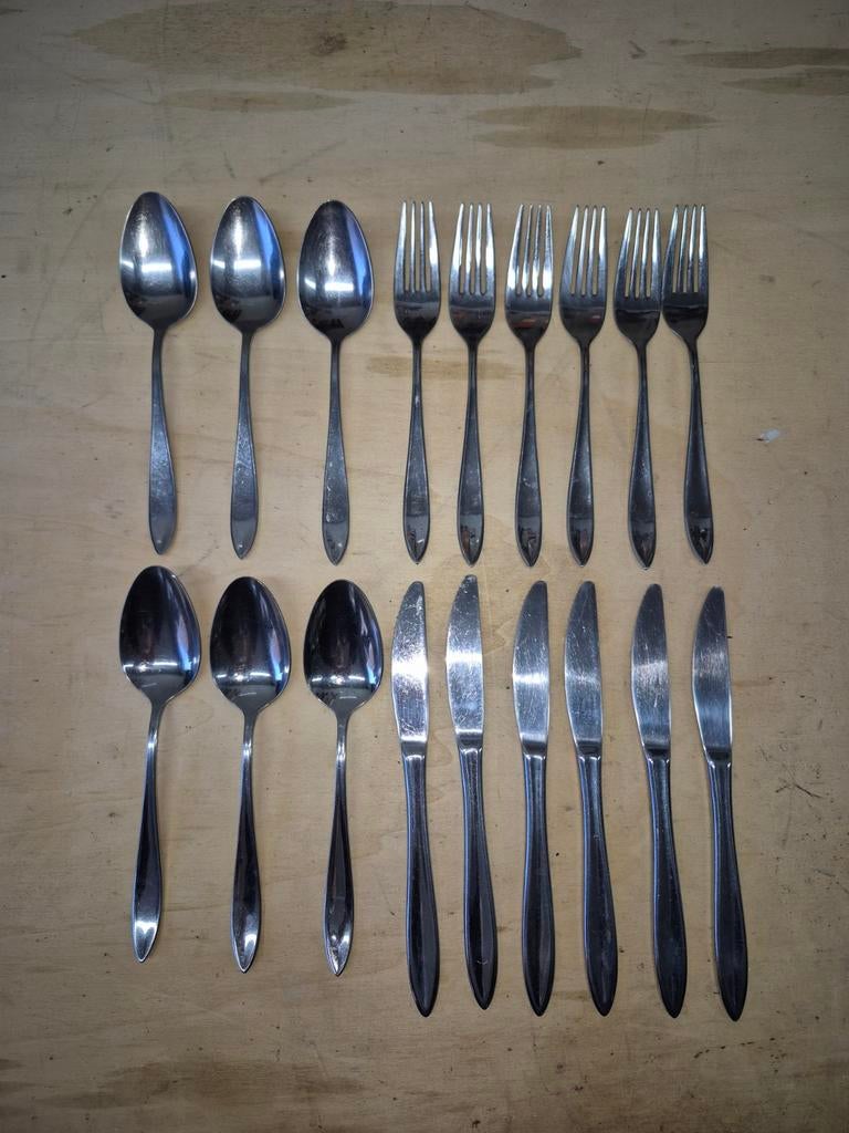 Sola bestekset 18-delig, nette staat, Ophalen of Verzenden