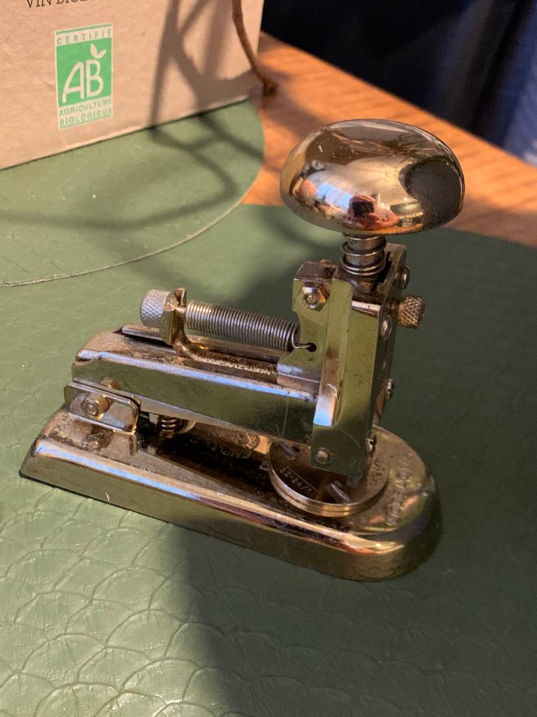 Vintage nietmachine El Casco Emplee Grapas modelo no5, Ophalen