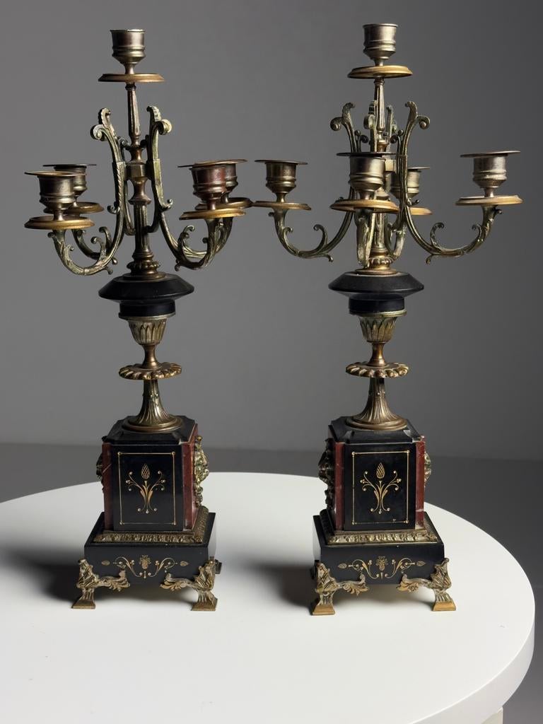Antiek paar bronzen kandelaars met marmeren voet–ca. 18 / 19, Ophalen of Verzenden, Koper of Brons