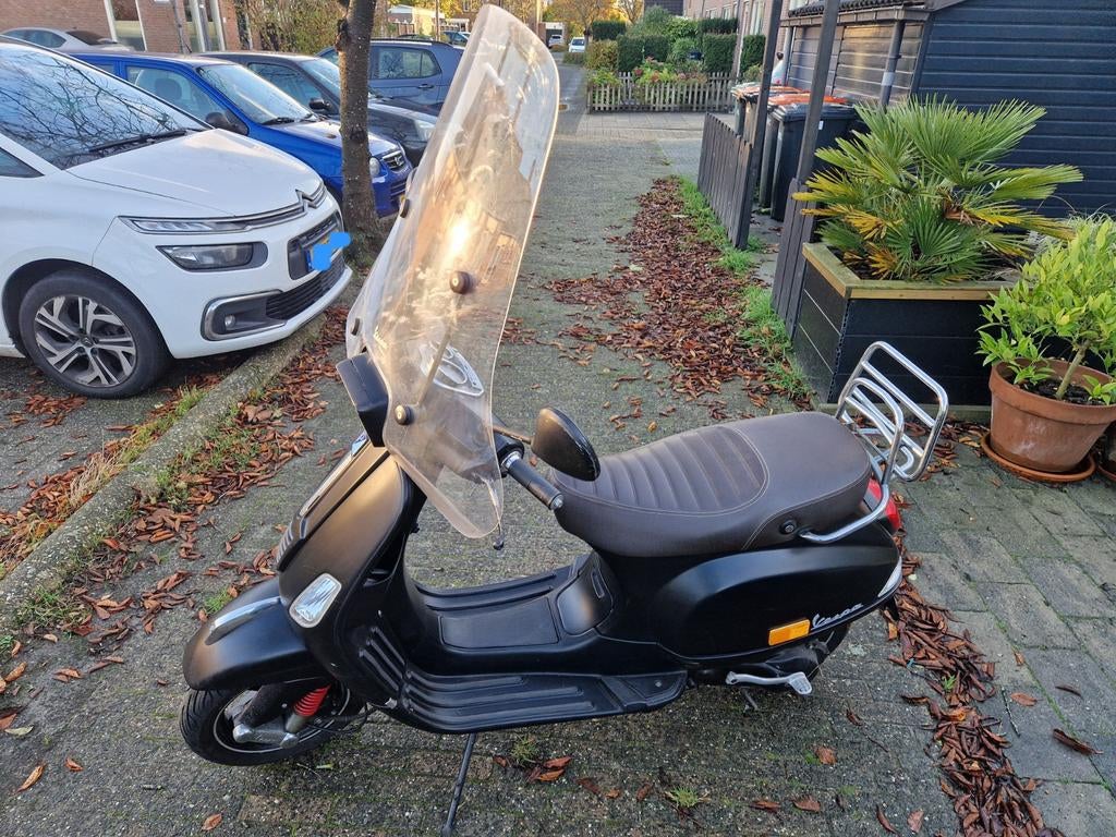 Vespa LX Mat Zwart - Inclusief Windscherm, Fietsen en Brommers, Scooters | Vespa, Ophalen, Gebruikt, Benzine, Vespa LX