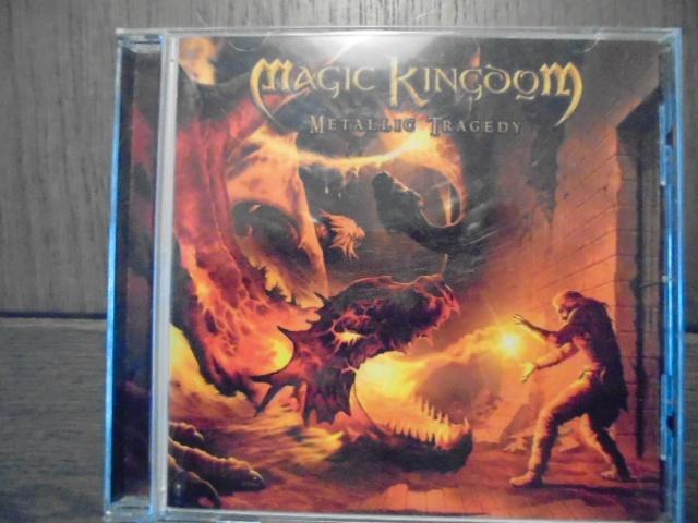 Magic Kingdom, Metallic Tragedy, Cd's en Dvd's, Cd's | Hardrock en Metal, Zo goed als nieuw, Ophalen of Verzenden