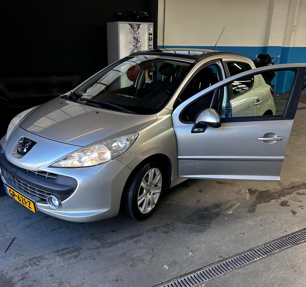 Peugeot 207 1.6 VTI 16V 5DR BJ 2008, Voorwielaandrijving, Stof, Zwart, 4 cilinders