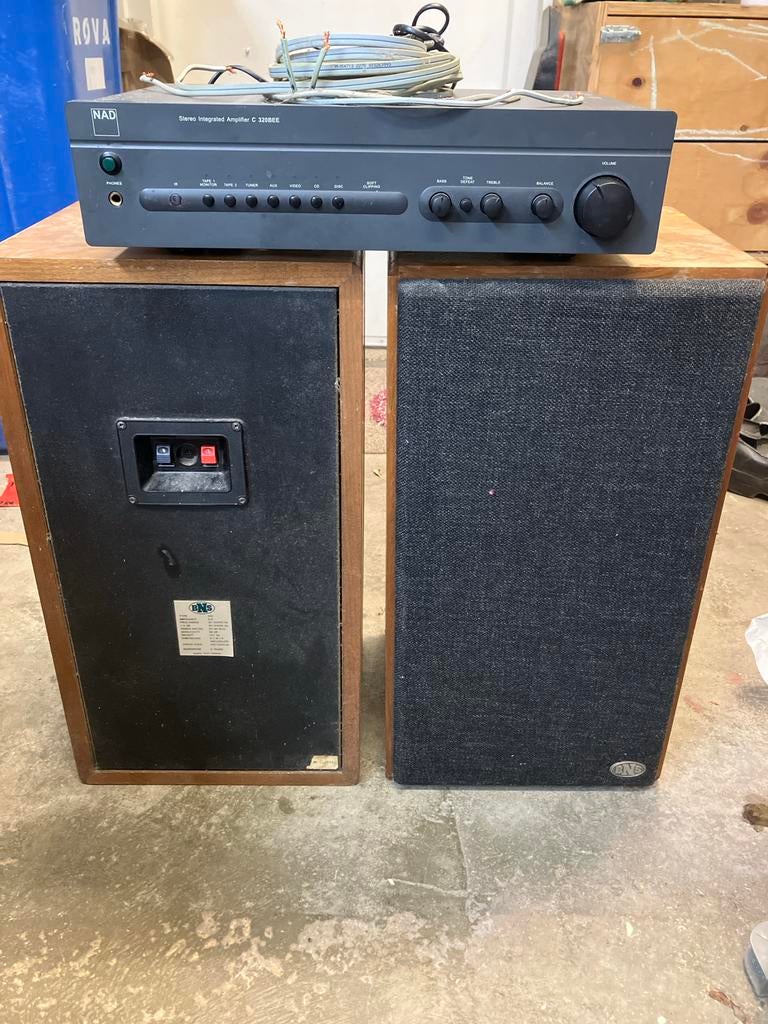 NAD C 320BEE stereo set met BNS speakers, Gebruikt, 60 tot 120 watt, Front, Rear of Stereo speakers, Ophalen