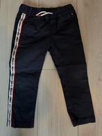 Broek tommy hilfiger 104, Ophalen of Verzenden, Zo goed als nieuw, Jongen, Broek