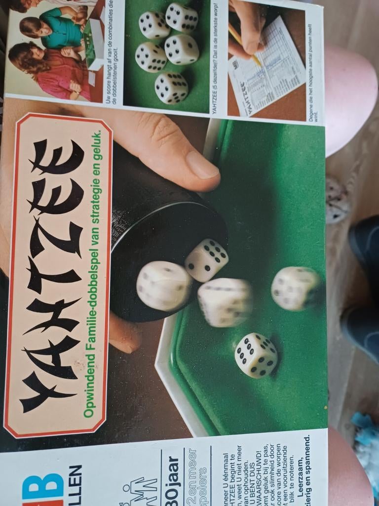 Yahtzee te koop, Drie of vier spelers, Ophalen, Zo goed als nieuw, MB