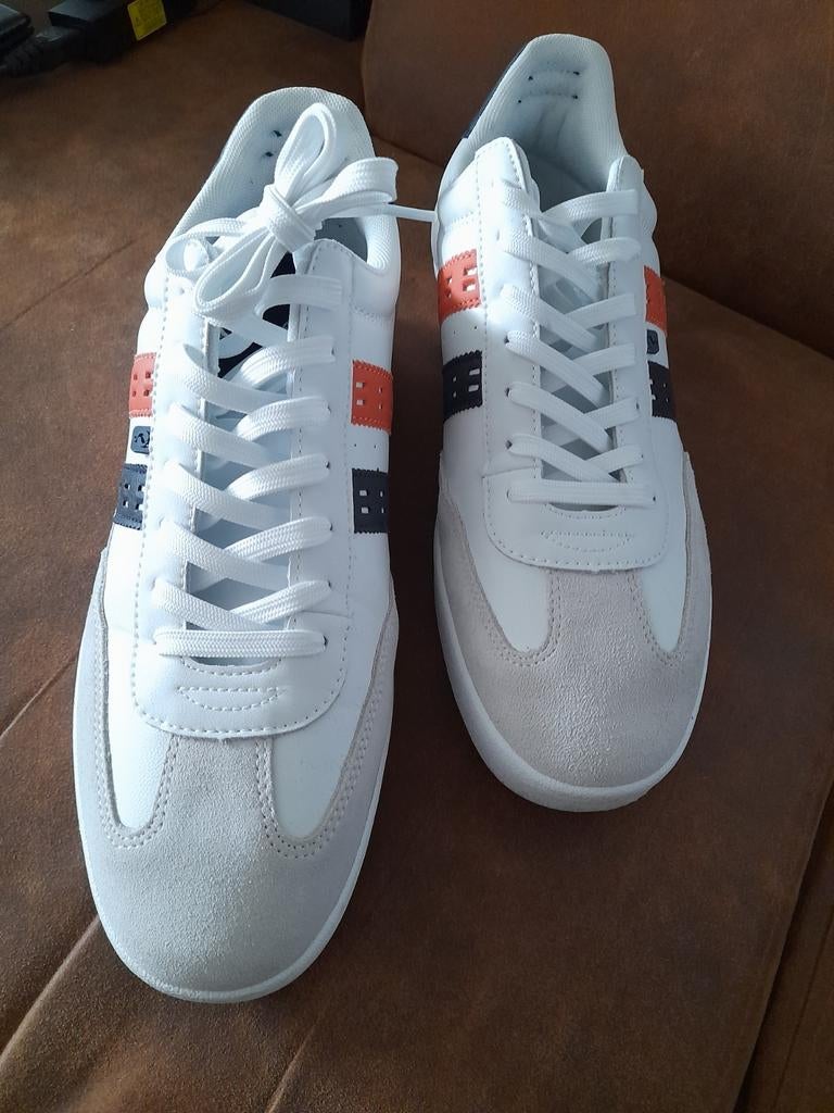 Quick witte sneakers met oranje en blauwe strepen maat 45, Kleding | Heren, Schoenen, Onbekend, Wit, Nieuw, Ophalen of Verzenden