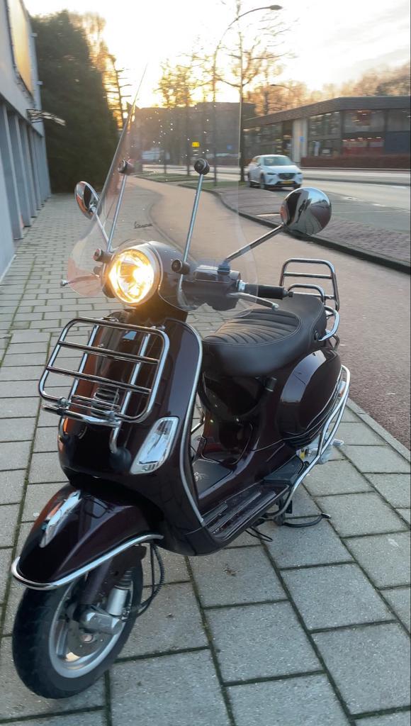 Vespa LX50 touring snorscooter, Fietsen en Brommers, Snorfietsen en Snorscooters, Gebruikt, Vespa, Benzine, Ophalen