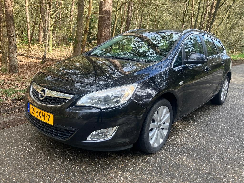 Opel Astra 1.4 Turbo 88KW ST 2011 Nieuwe apk Navigatie, Voorwielaandrijving, Zwart, 4 cilinders, Zwart