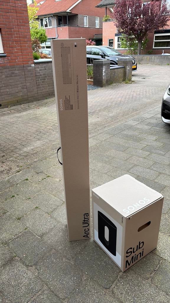 Dozen Sonos Arc Ultra en Sonos Sub Mini, Ophalen, Zo goed als nieuw