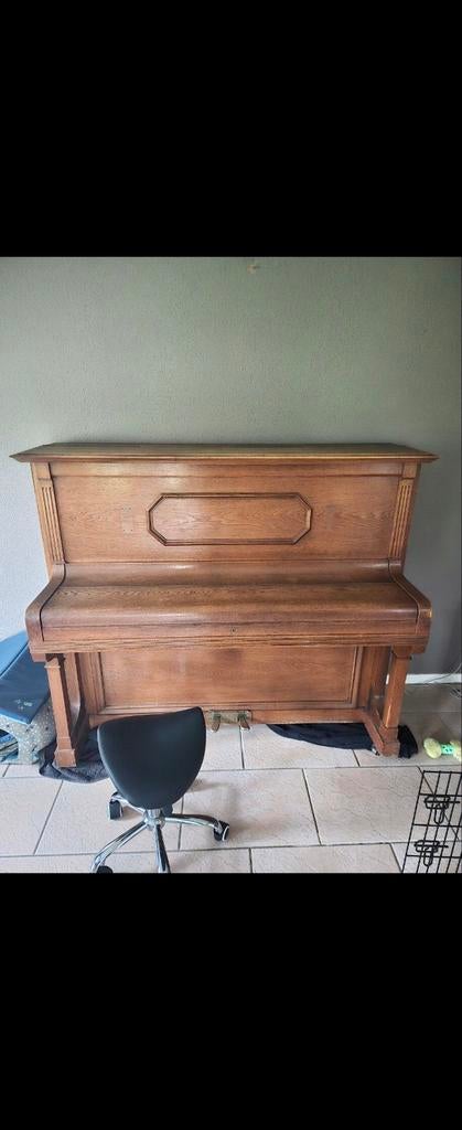 Gratis piano, gestemd in januari 2026, Ophalen, Gebruikt, Bruin, Piano