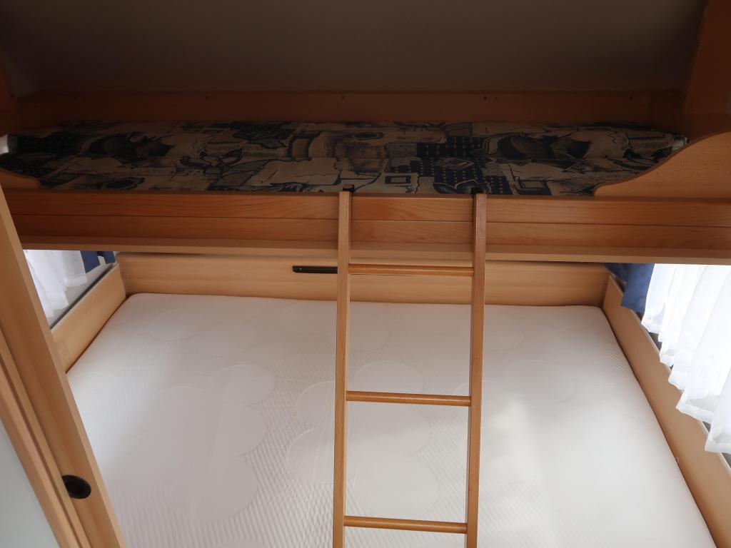 Eifelland Holiday 460 TK LICHTGEWICHT MET VOORTENT, Caravans en Kamperen, Caravans, Rondzit, Schokbreker, Eifelland, 4 tot 5 meter