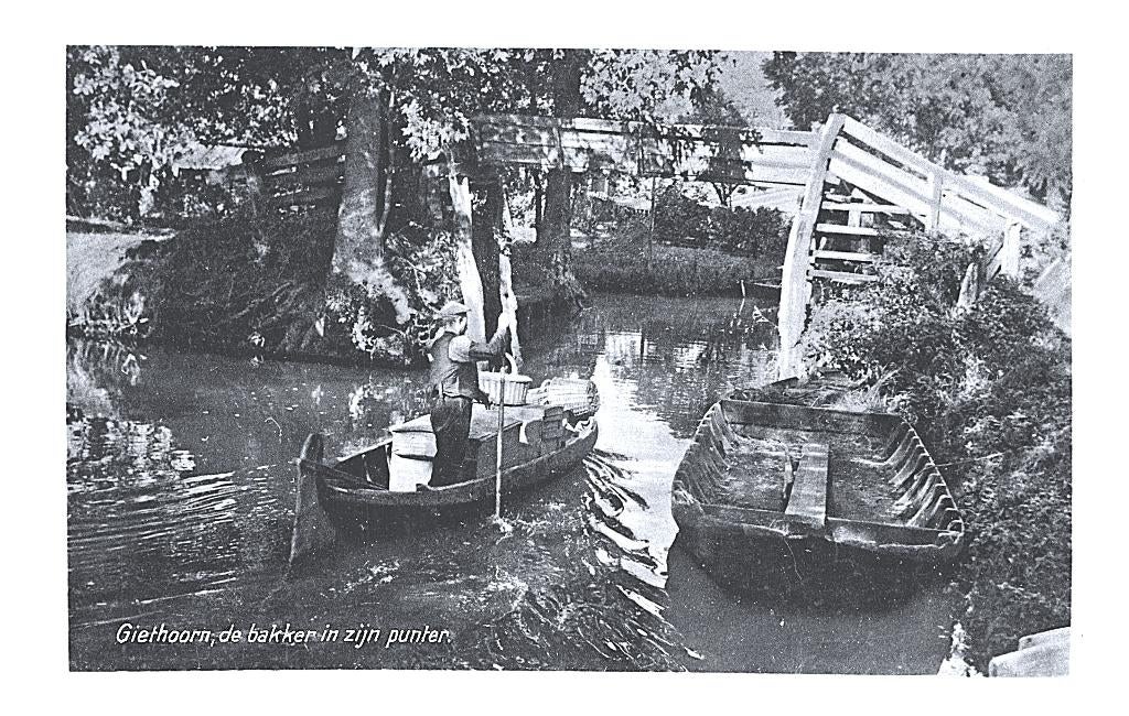 950752 Giethoorn Bakker in zijn punter  onbeschreven, Ophalen of Verzenden, 1940 tot 1960, Ongelopen, Overijssel