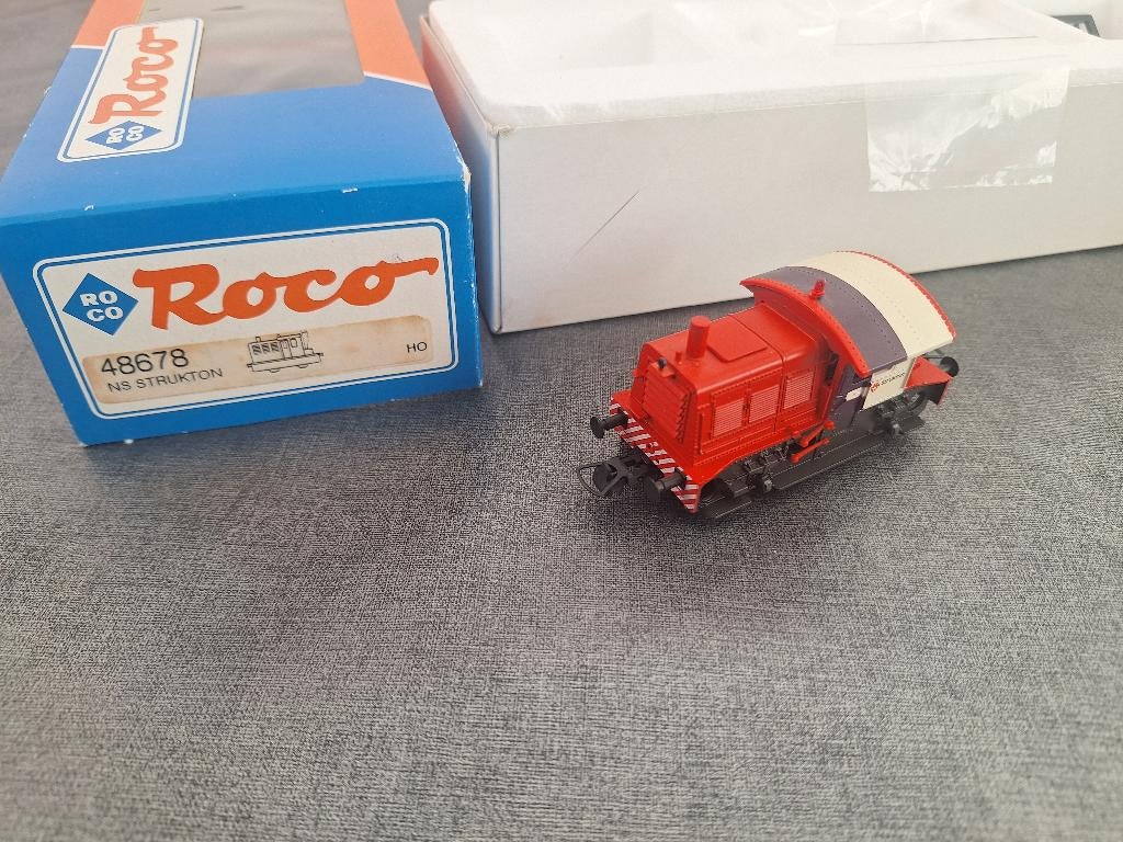 Roco ns strukton sik gelijkstroom, Ophalen, Roco, Gelijkstroom, Locomotief