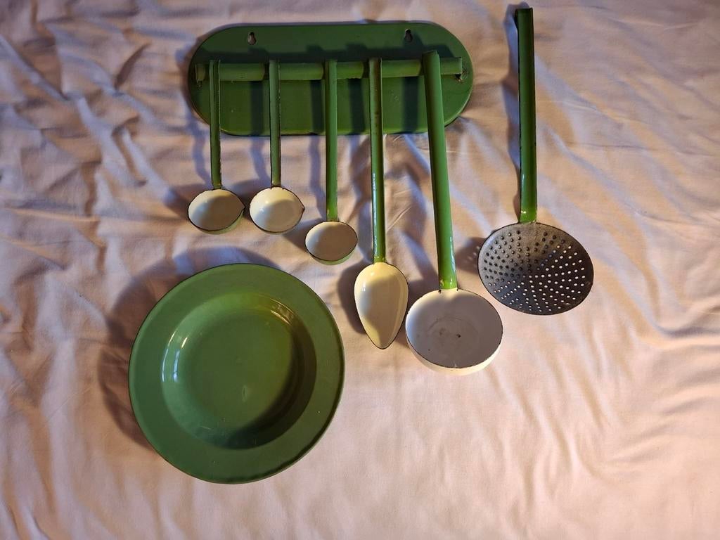 Oude groene lepel set en bord, Ophalen