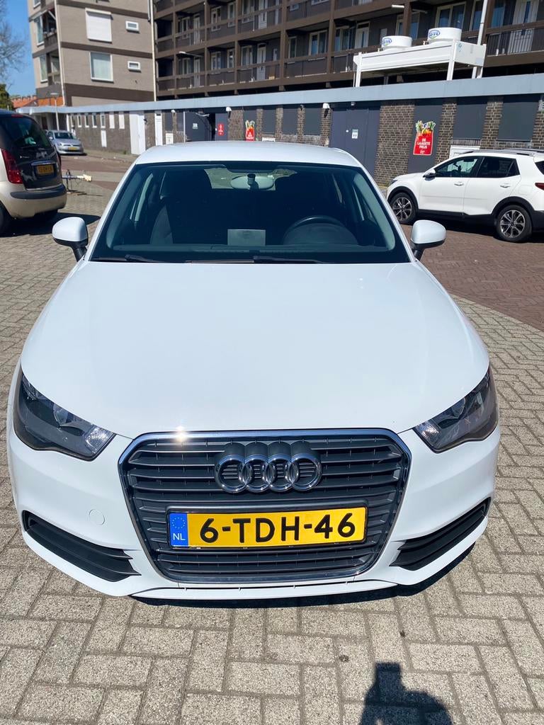 Audi A1 1.2 Tfsi 63KW SB 2014 Wit, Auto's, Voorwielaandrijving, 4 cilinders, Wit, Origineel Nederlands