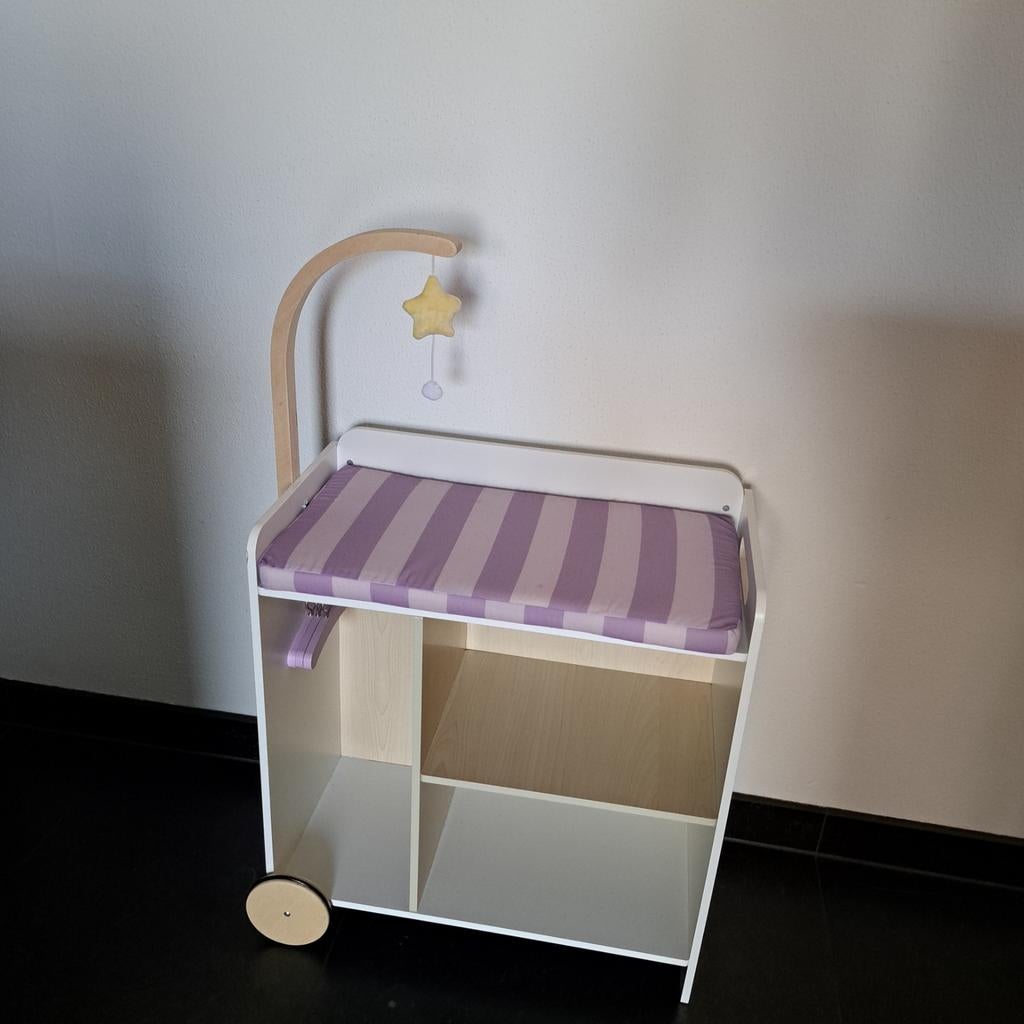 Poppen commode met kledinghangers en mobiel, Ophalen, Zo goed als nieuw, Commode